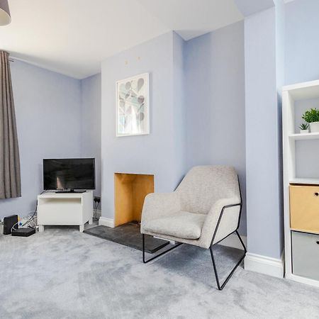 Modern And Stylish 2 Bedroom House In Brighton Екстериор снимка