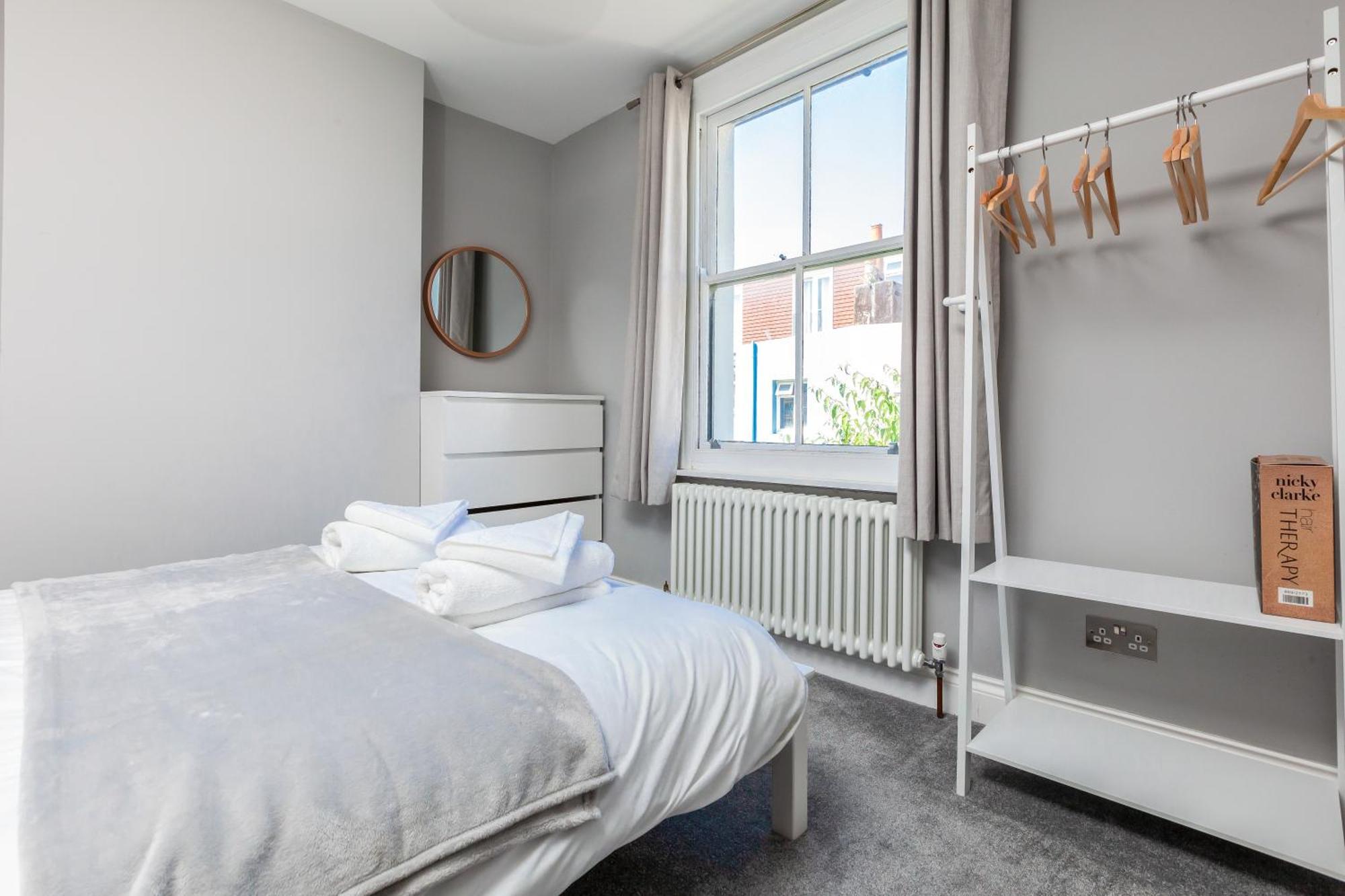 Modern And Stylish 2 Bedroom House In Brighton Екстериор снимка